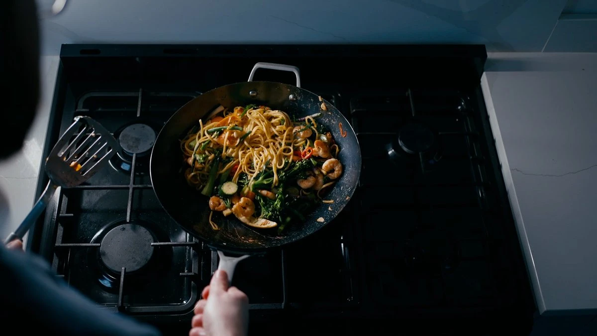 Saveur Selects Pannenset - Carbon Steel (Wokpan ø 35 Cm + Koekenpan ø 30 Cm) - Inductie En Alle Andere Warmtebronnen 12 Saveur Selects Pannenset - Carbon Steel (Wokpan ø 35 Cm + Koekenpan ø 30 Cm) - Inductie En Alle Andere Warmtebronnen - Afbeelding 10