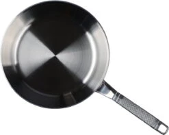 Saveur Selects Koekenpan Voyage - Tri-Ply RVS - ø 25 Cm - Zonder Anti-aanbaklaag -Beste Keukengerei 1200x959 1