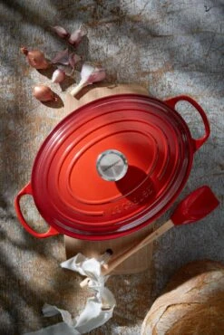 Le Creuset Braadpan Signature - Ovaal - Kersenrood - ø 33 Cm / 7.5 Liter 10 Le Creuset Braadpan Signature - Ovaal - Kersenrood - ø 33 Cm / 7.5 Liter -Beste Keukengerei 21178330602430 3