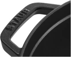 Staub Braadpan / Cocotte - Zwart - ø 26 Cm / 5.2 Liter 11 Staub Braadpan / Cocotte - Zwart - ø 26 Cm / 5.2 Liter -Beste Keukengerei 40500 241 0 7 4