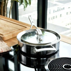 Demeyere Hapjespan Industry 5 - ø 24 Cm / 2.8 Liter + Deksel -Beste Keukengerei 40850 681 0 Lifestyle Image Product OS 750x750 1 1