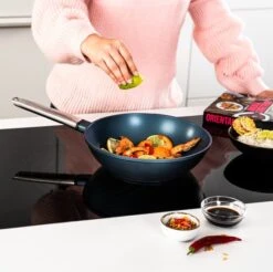 Westinghouse Pannenset Performance - Blauw - 8 Pannen - Complete Pannenset - Inductie En Alle Andere Warmtebronnen -Beste Keukengerei 550x547