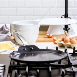 GreenPan Pannenkoekenpan Copenhagen - Zwart - ø 28 Cm - Keramische Anti-aanbaklaag 8 GreenPan Pannenkoekenpan Copenhagen - Zwart - ø 28 Cm - Keramische Anti-aanbaklaag -Beste Keukengerei 7f25fdc89fa44bbd4040a8ad18023cc6a9184474 2 Cop PancakeP 28cm CC003112 001 ProduLife5B15D