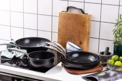BK Wokpan Superior - Aluminium - ø 30 Cm - Keramische Anti-aanbaklaag -Beste Keukengerei 907cca5b93c7cc6e73a3380923565993bbea03ea BK Superior Ceramic sfeerbeeld set