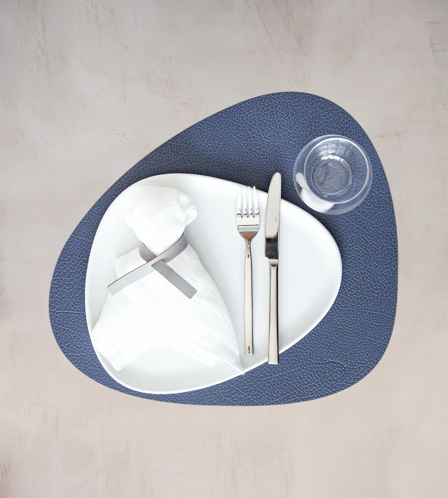 LIND DNA Placemat Hippo - Leer - Navy Blue - 44 X 37 Cm 4 LIND DNA Placemat Hippo - Leer - Navy Blue - 44 X 37 Cm - Afbeelding 2
