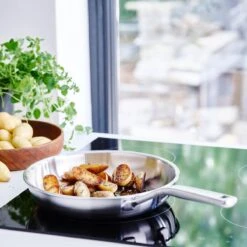 KitchenAid Koekenpan - Multi-Ply RVS - ø 24 Cm - Zonder Anti-aanbaklaag 13 KitchenAid Koekenpan - Multi-Ply RVS - ø 24 Cm - Zonder Anti-aanbaklaag -Beste Keukengerei KA Koekenpan Multiply Stainless 2 1