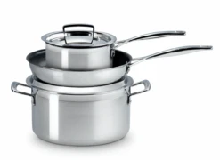 Le Creuset 3- Delige Pannenset 3-ply - RVS - Inductie - Koekenpan, Kookpan & Steelpan - Inclusief 2 Deksels 11 Le Creuset 3- Delige Pannenset 3-ply - RVS - Inductie - Koekenpan, Kookpan & Steelpan - Inclusief 2 Deksels -Beste Keukengerei LC 20210610 ZS PS FS 53808000010050 005 1