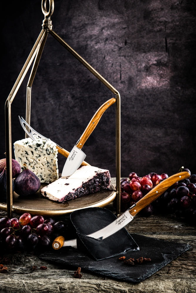 Laguiole Style De Vie Kaasmessen / Kaasmessenset Luxury Line Olijfhout - 3 Stuks 7 Laguiole Style De Vie Kaasmessen / Kaasmessenset Luxury Line Olijfhout - 3 Stuks - Afbeelding 5