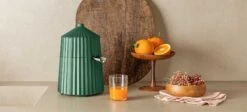 Alessi Citruspers Plissé - Elektrisch - Groen - Michele De Lucchi - MDL07 GR 7 Alessi Citruspers Plissé - Elektrisch - Groen - Michele De Lucchi - MDL07 GR -Beste Keukengerei MDL07 GR desktop fullbleed 1920x871 ee65dc04 5c3b 4c15 b65d 1945c55adb4e 2000x