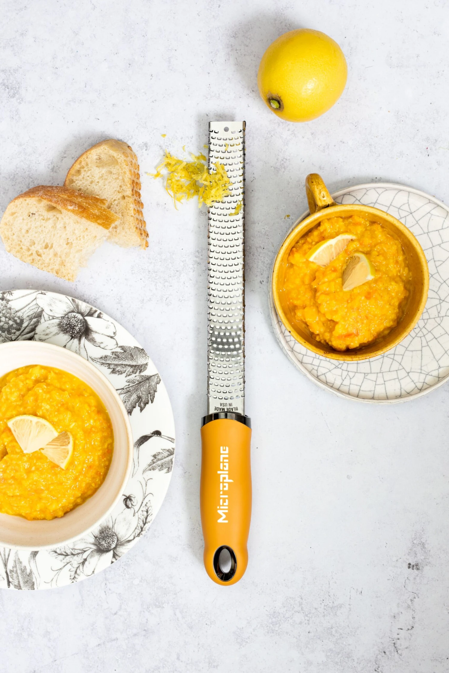 Microplane Rasp Premium Classic - Fijn - Mustard Yellow 4 Microplane Rasp Premium Classic - Fijn - Mustard Yellow - Afbeelding 2