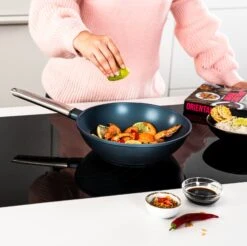 Westinghouse Wokpan Performance - Bravery Blue - ø 28 Cm - Standaard Anti-aanbaklaag -Beste Keukengerei WCCW0095028BL 13