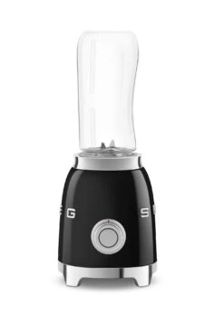 SMEG Smoothie Blender - Compact - Zwart - 600 Ml - PBF01BLEU 16 SMEG Smoothie Blender - Compact - Zwart - 600 Ml - PBF01BLEU -Beste Keukengerei WEB PBF01BLEU 3.jpg