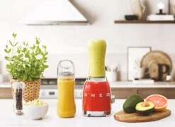 SMEG Smoothie Blender - Compact - Rood - 600 Ml - PBF01RDEU -Beste Keukengerei WEB PBF01RDEU L03.eps