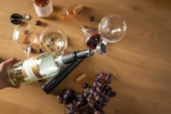 Sareva Wijnopener Set (met Wijnstopper. Foliesnijder & Schenktuit) 13 Sareva Wijnopener Set (met Wijnstopper. Foliesnijder & Schenktuit) -Beste Keukengerei Wijnopener 15