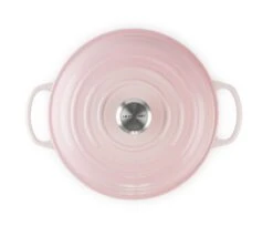 Le Creuset Braadpan Signature - Campagnard - Shell Pink - ø 26 Cm / 2.2 Liter -Beste Keukengerei le creuset campagnard shell pink 26cm 1