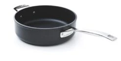 Le Creuset Hapjespan Les Forgées TNS - ø 26 Cm / 4 Liter - Standaard Anti-aanbaklaag