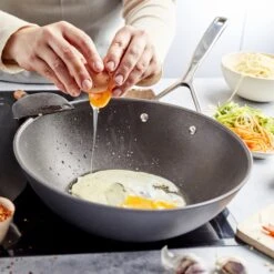 Demeyere Wokpan Alu Pro 5 - Duraslide Titanium - ø 30 Cm - Standaard Anti-aanbaklaag 10 Demeyere Wokpan Alu Pro 5 - Duraslide Titanium - ø 30 Cm - Standaard Anti-aanbaklaag -Beste Keukengerei pdp masonry content demeyere alu pro 5 wok dura heats up quicklyjpg