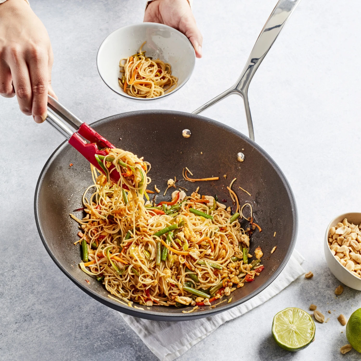 Demeyere Wokpan Alu Pro 5 - Duraslide Titanium - ø 30 Cm - Standaard Anti-aanbaklaag 5 Demeyere Wokpan Alu Pro 5 - Duraslide Titanium - ø 30 Cm - Standaard Anti-aanbaklaag - Afbeelding 3