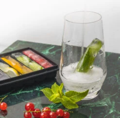 Sareva IJsblokjesvorm - 10 Ijsstaafjes - Siliconen - Easy Release - Herbruikbaar 10 Sareva IJsblokjesvorm - 10 Ijsstaafjes - Siliconen - Easy Release - Herbruikbaar -Beste Keukengerei product 8 6