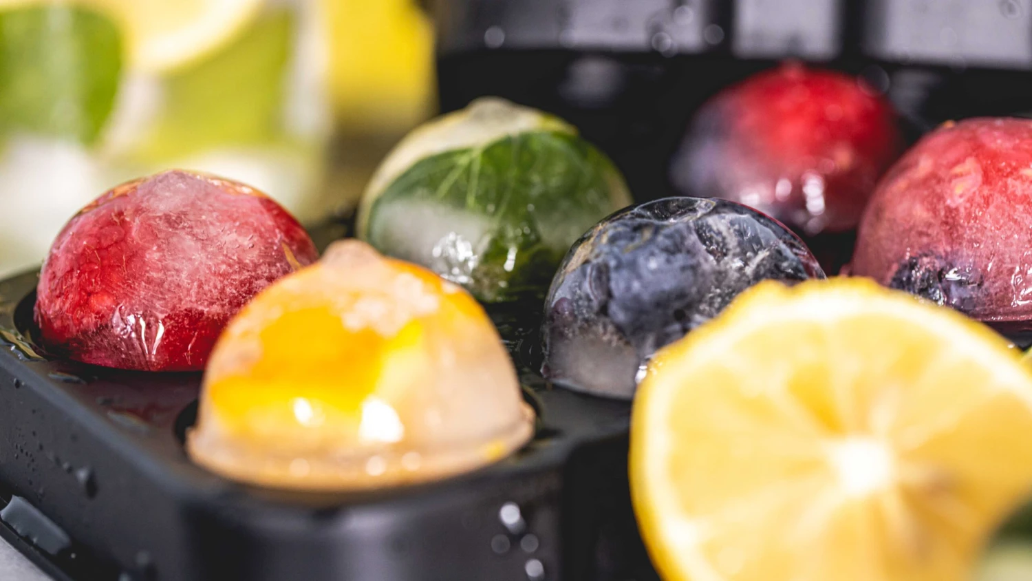 Sareva IJsblokjesvorm - 6 Ronde Ijsbollen - Siliconen - Easy Release - Herbruikbaar 7 Sareva IJsblokjesvorm - 6 Ronde Ijsbollen - Siliconen - Easy Release - Herbruikbaar - Afbeelding 5