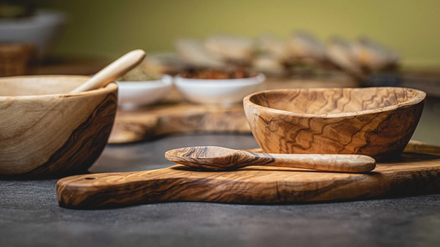 Jay Hill Sauslepel Tunea - Olijfhout - 25 Cm 5 Jay Hill Sauslepel Tunea - Olijfhout - 25 Cm - Afbeelding 3